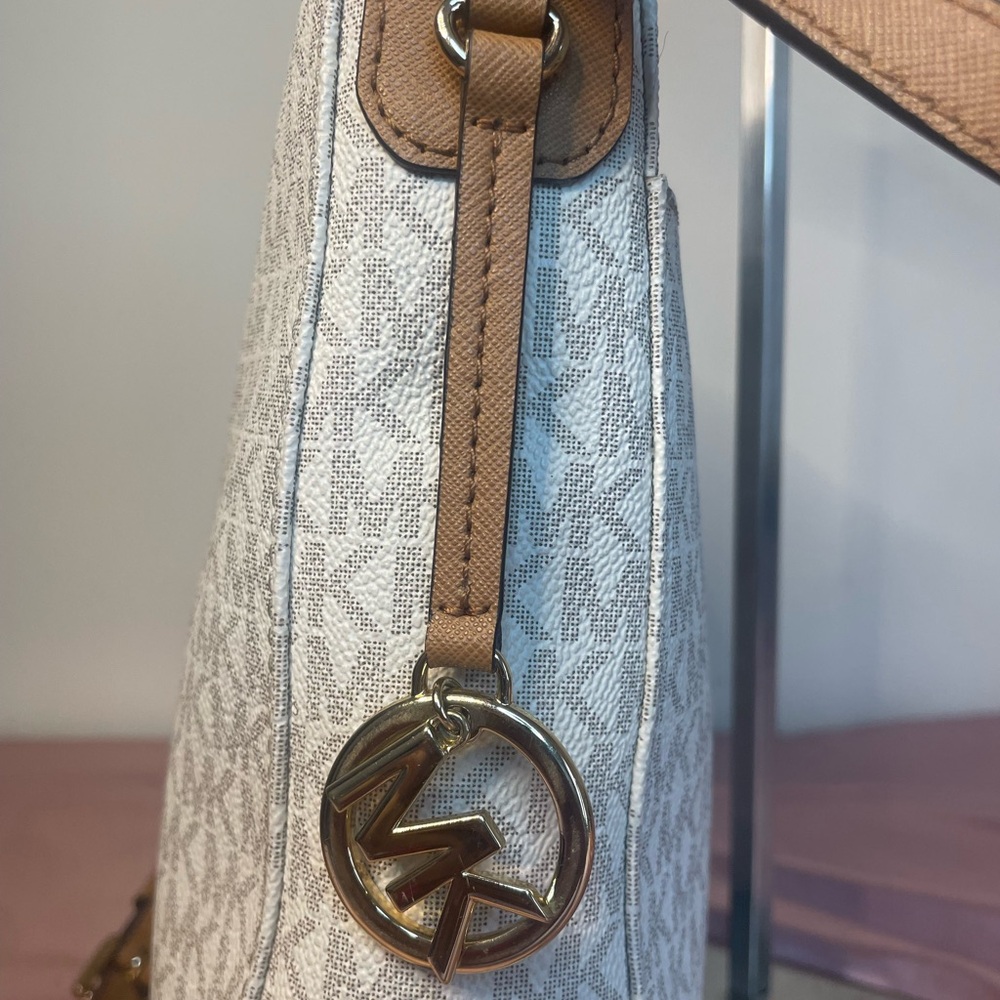 Authentic Michael Kors Purse #047NC Jet Set Travel Large Logo Messenger Bag. - Picture 5 of 13